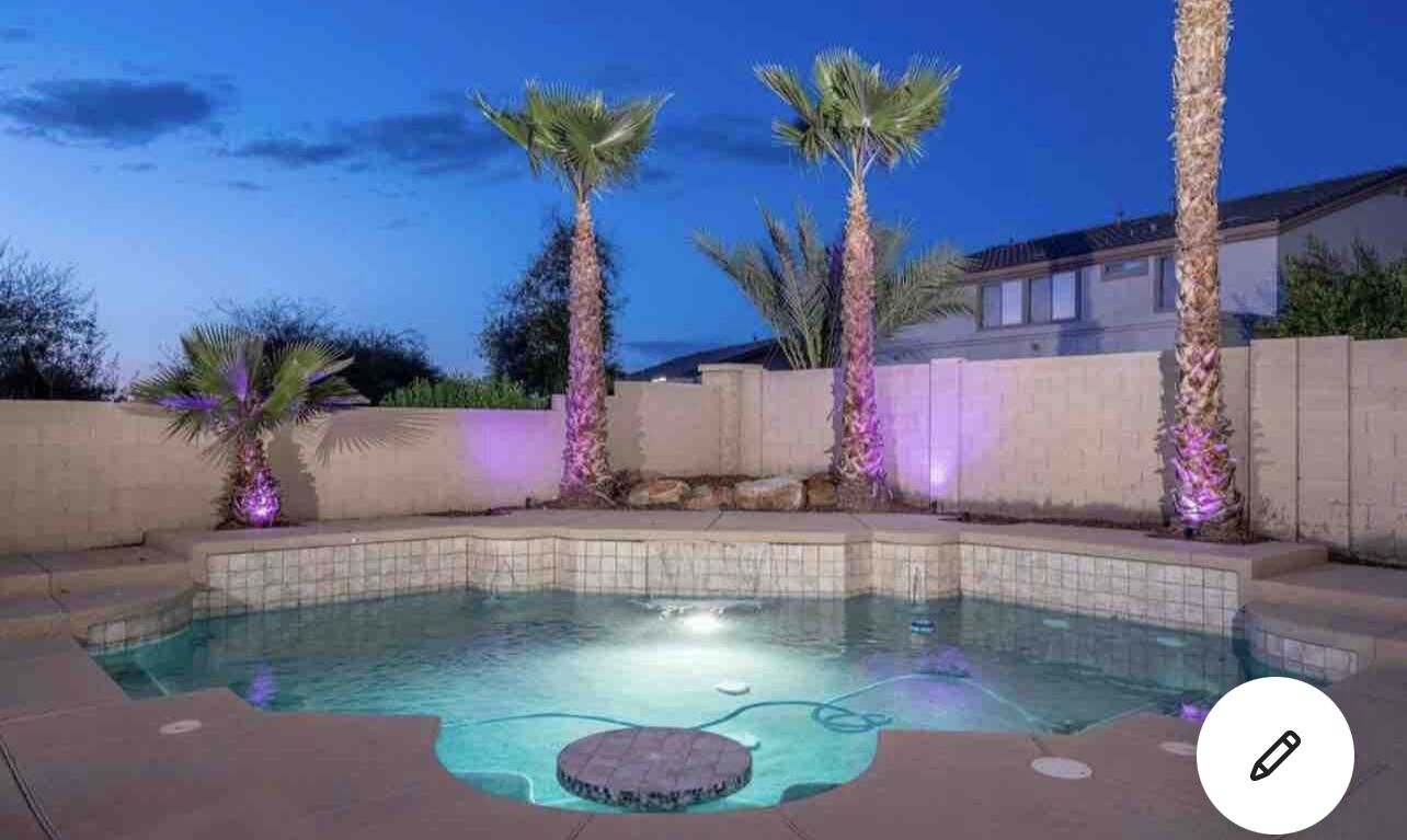 Private Oasis - Centrally located in quiet, safe, neighborhood