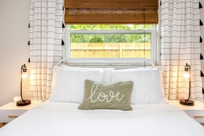3 bedrooms, iron/ironing board, WiFi, bed sheets