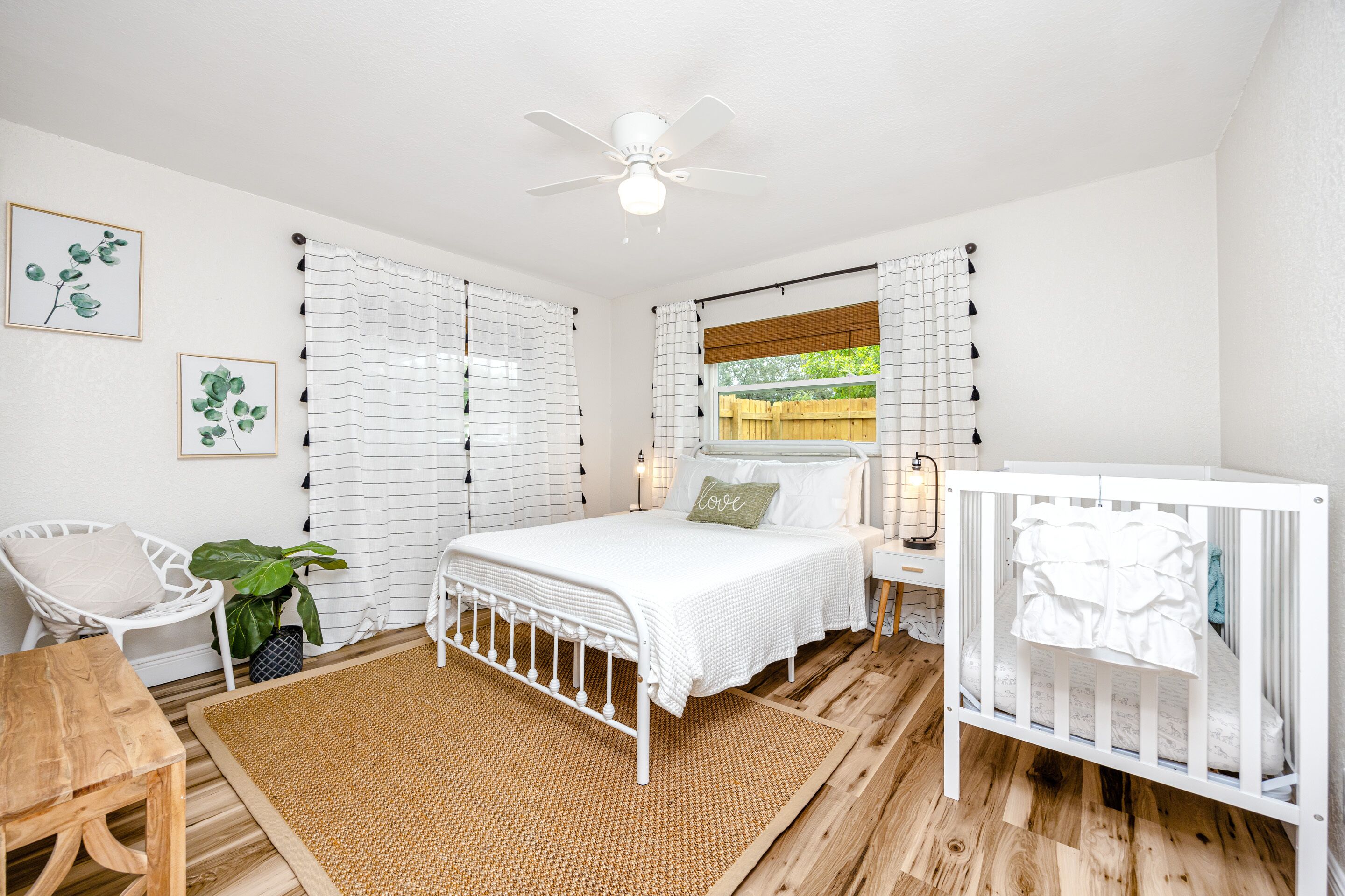 7ppl 4 beds / 8 minutes to the beach / 2 min to dwnt / modern