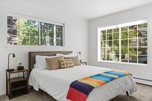 3 bedrooms, iron/ironing board, travel cot, free WiFi