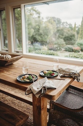 Beautiful 5 Bedroom Home with Pool & Tennis Court