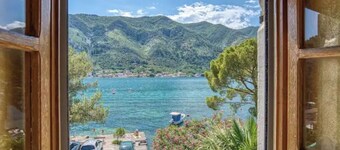 Stone Home Kotor - 4 bedroom beachfront house! 