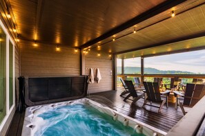Bain à remous extérieur