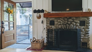 Interior - Charming Fox Cottage w/ Wood Burning Fireplace (Idyllwild-Pine Cove)