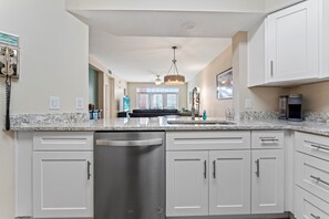 Frigorifero, microonde, forno, lavastoviglie