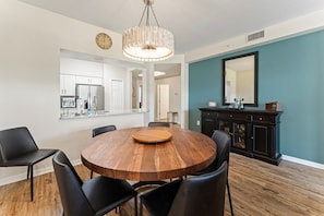 Dining - Seaside at Anastasia A105 - Luxury at the beach (St. Augustine)