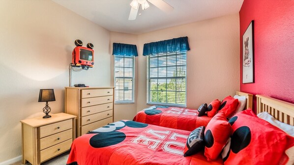 3 slaapkamers, een bureau, een strijkplank/strijkijzer, gratis wifi