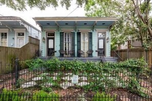 Exterior - Elegance on Magazine St., as seen on HGTV, Elegance on Magazine St. as seen on HGTV (New Orleans)