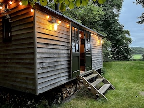 Luxury Cabin, Ensuite (The Jolly Potter) | Exterior