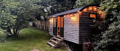 Luxe huisje, en-suite badkamer (The Jolly Potter) | Exterieur