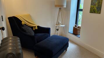 Luxury Apartment, Ensuite (The Garden Hideaway) | Lounge