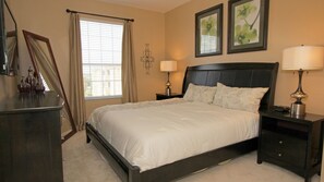 3 bedrooms, desk, iron/ironing board, free WiFi