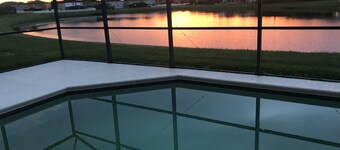 Family friendly,Private Pool ,Golf, Pet Friendly,10 minutes to Orlando airport
