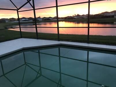 Family friendly,Private Pool ,Golf, Pet Friendly,10 minutes to Orlando airport