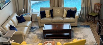 Family friendly,Private Pool ,Golf, Pet Friendly,10 minutes to Orlando airport