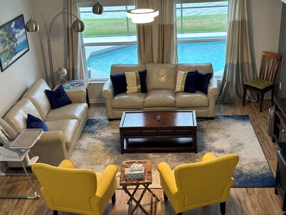 Family friendly,Private Pool ,Golf, Pet Friendly,10 minutes to Orlando airport