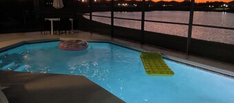 Family friendly,Private Pool ,Golf, Pet Friendly,10 minutes to Orlando airport