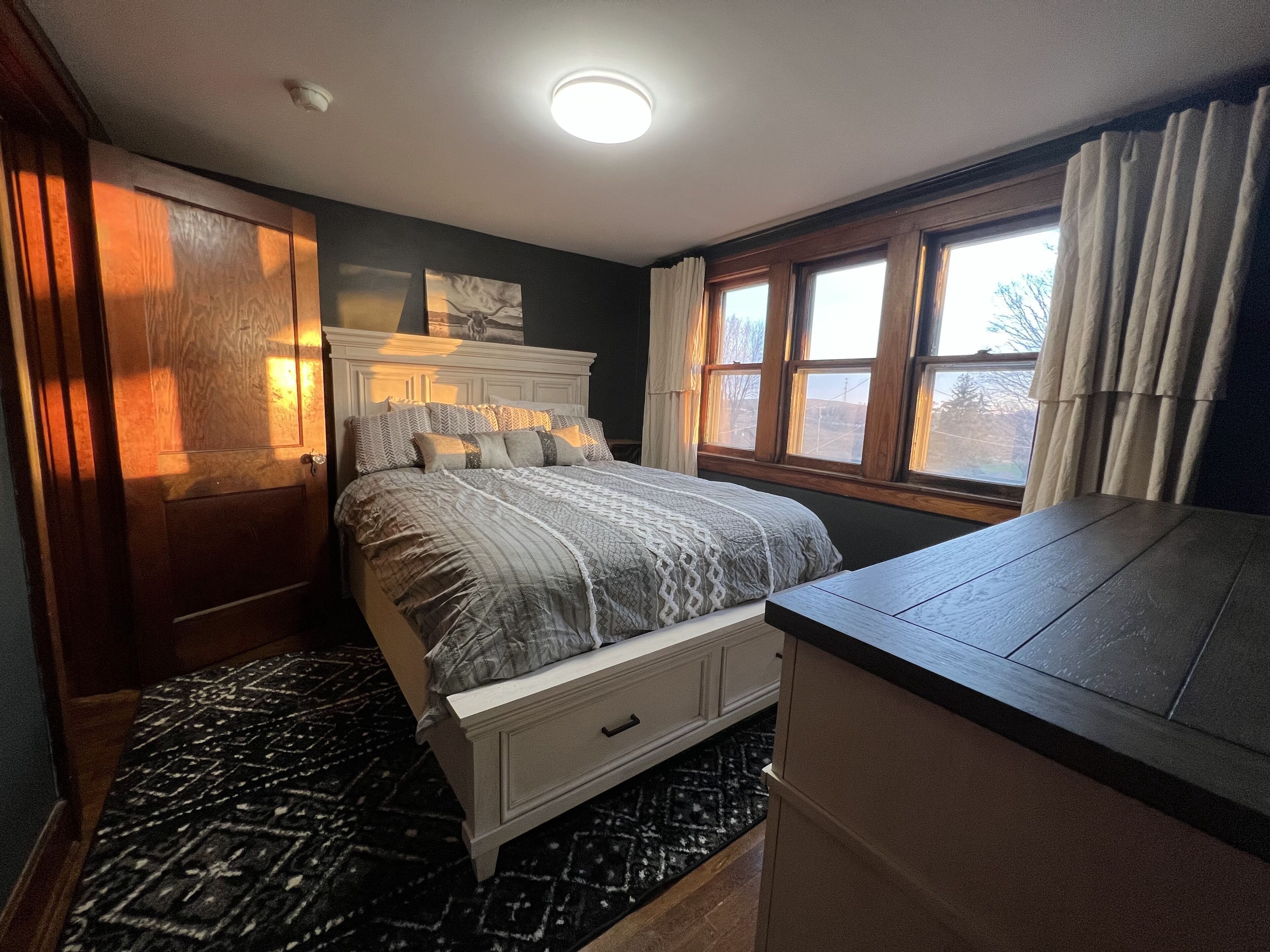 Remodeled 100 year old farmhouse 20 minutes from Grand Rapids, MI 