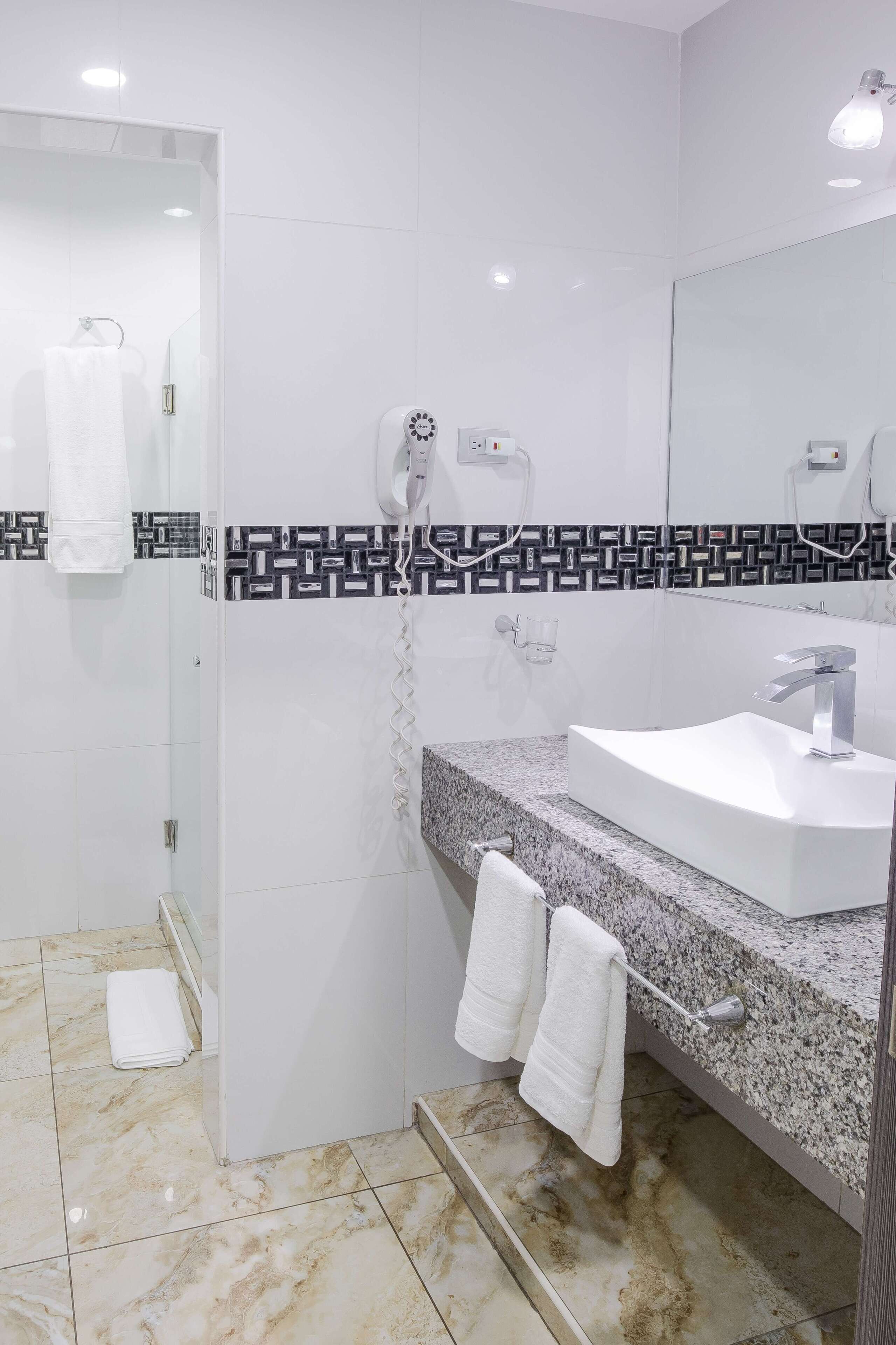 Foto - Basha Hotel & Restaurant