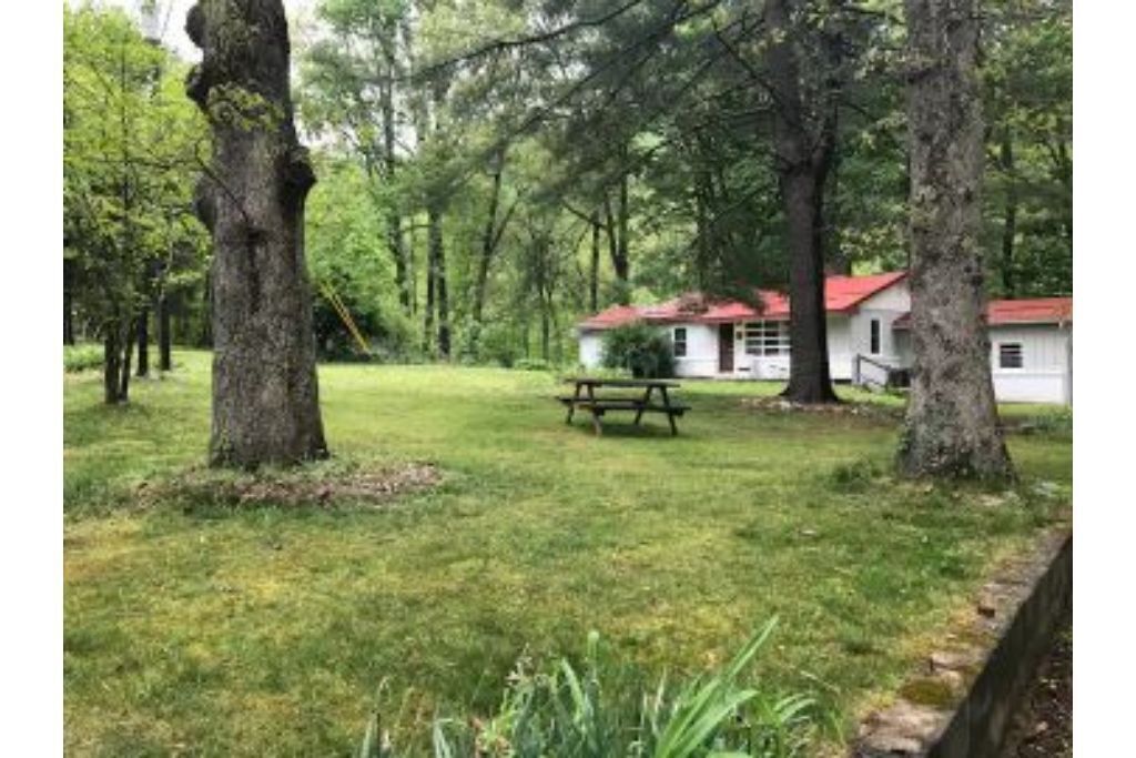 Peaceful, Relaxing Cottage - Minutes to Asheville