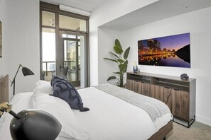 2 bedrooms, desk, iron/ironing board, free WiFi - Panoramic Bay & City Views *2BR*Pool*Gym*Parking (San Diego)