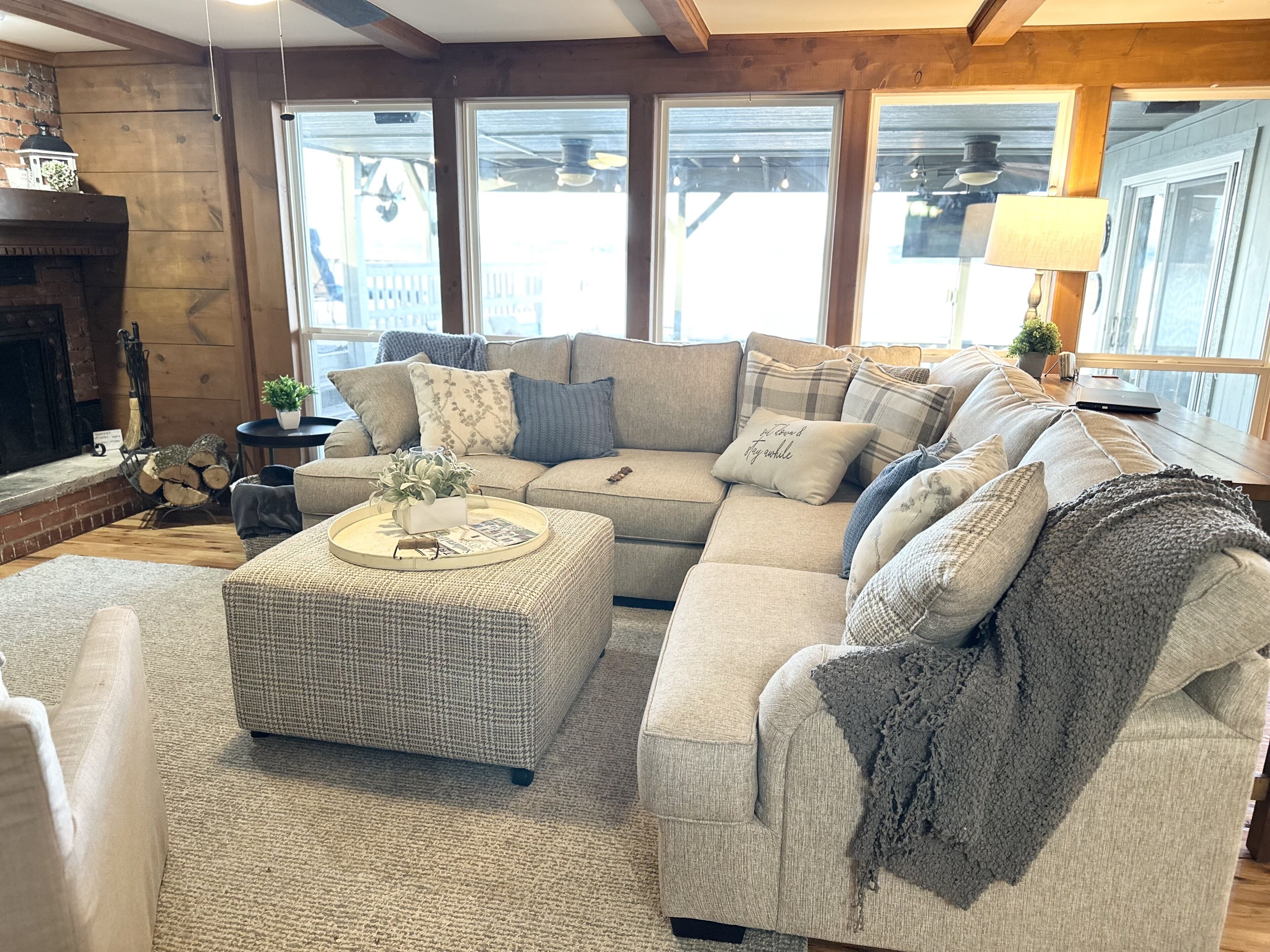 South Grand Lakefront w/ Hot Tub, Dock & Game Room