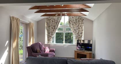Spacious Detached Bungalow With Ample Parking