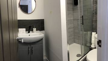 Economy Double Room, Shared Bathroom | Bathroom