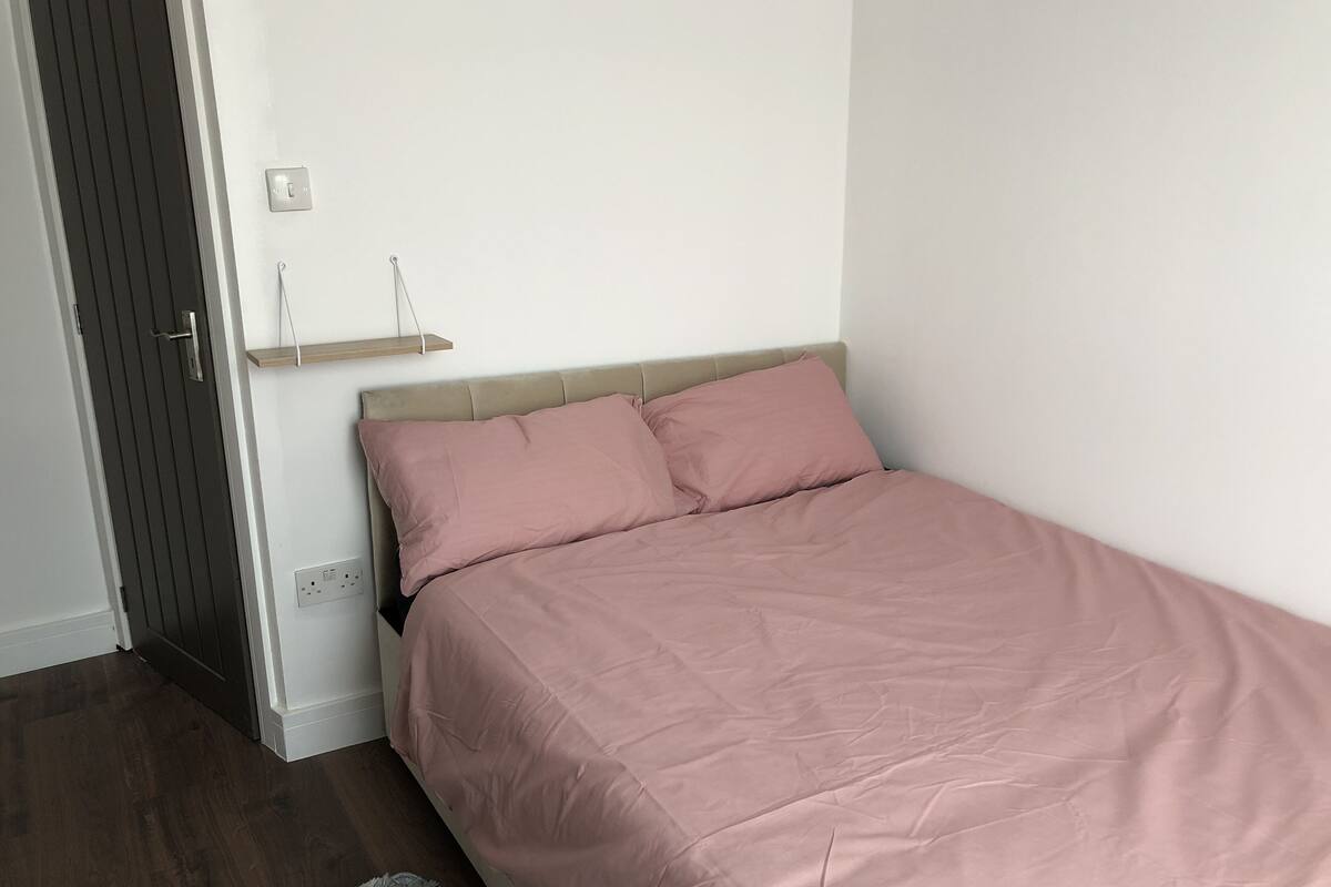 Economy Double Room, Shared Bathroom | 1 bedroom