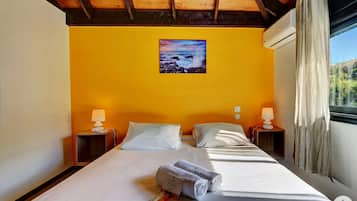 2 chambres, fer et planche à repasser, Wi-Fi gratuit, draps fournis