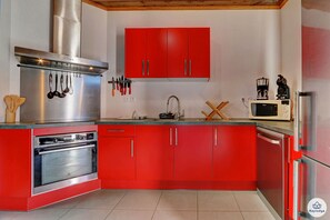 Fridge, microwave, oven, stovetop - Kaz Bois Blanc*** - Sea view - Les Avirons (LES AVIRONS)