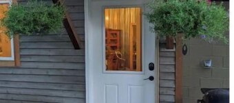 Cozy Charming Convenient Lake Street Retreat
