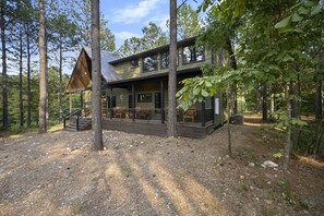 Exterior - Luxury Cabin-2 Covered Decks-Hot Tub-Fire Pit & Game Room-in Hochatown-Flat Road (Broken Bow)