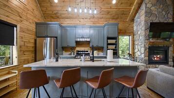 Frigorífic, microones, forn i placa de cuina