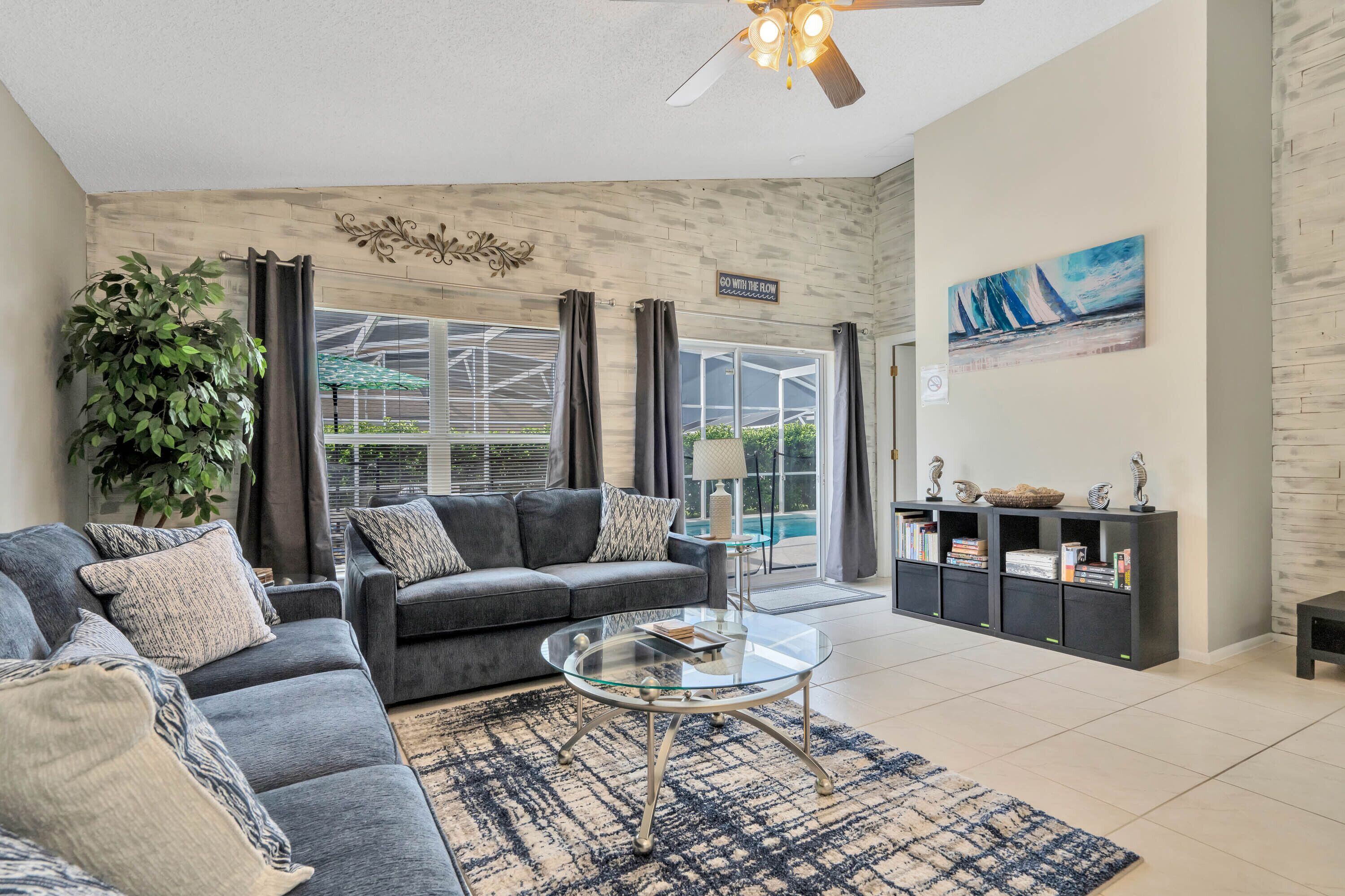 TV connectée, jeux vidéo, lecteur de DVD, baby-foot