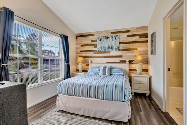 Rest and relax in this amazing En Suite Queen bedroom.