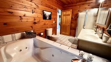 Ensemble douche/baignoire, baignoire Ă jets, sĂšche-cheveux