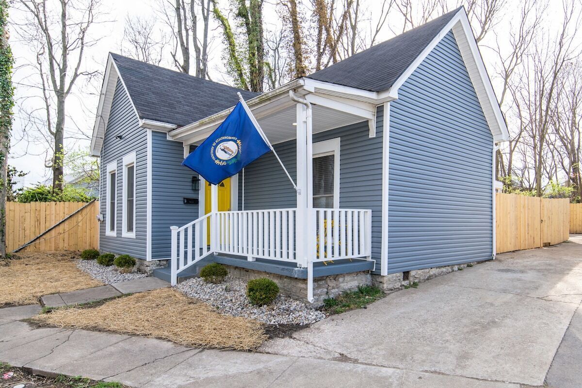 Stay in a newly renovated home in the heart of Dtown Lexington