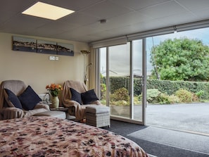 1 bedroom, free WiFi, bed sheets - 1 bedroom accommodation in Appledore, near Westward Ho! (Appledore, near Westward Ho!)