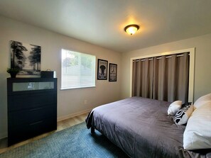 3 habitaciones, tabla de planchar con plancha y wifi gratis