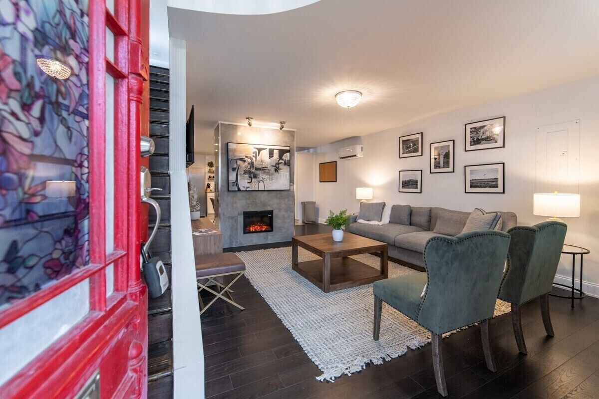 Stay in a newly renovated home in the heart of Dtown Lexington