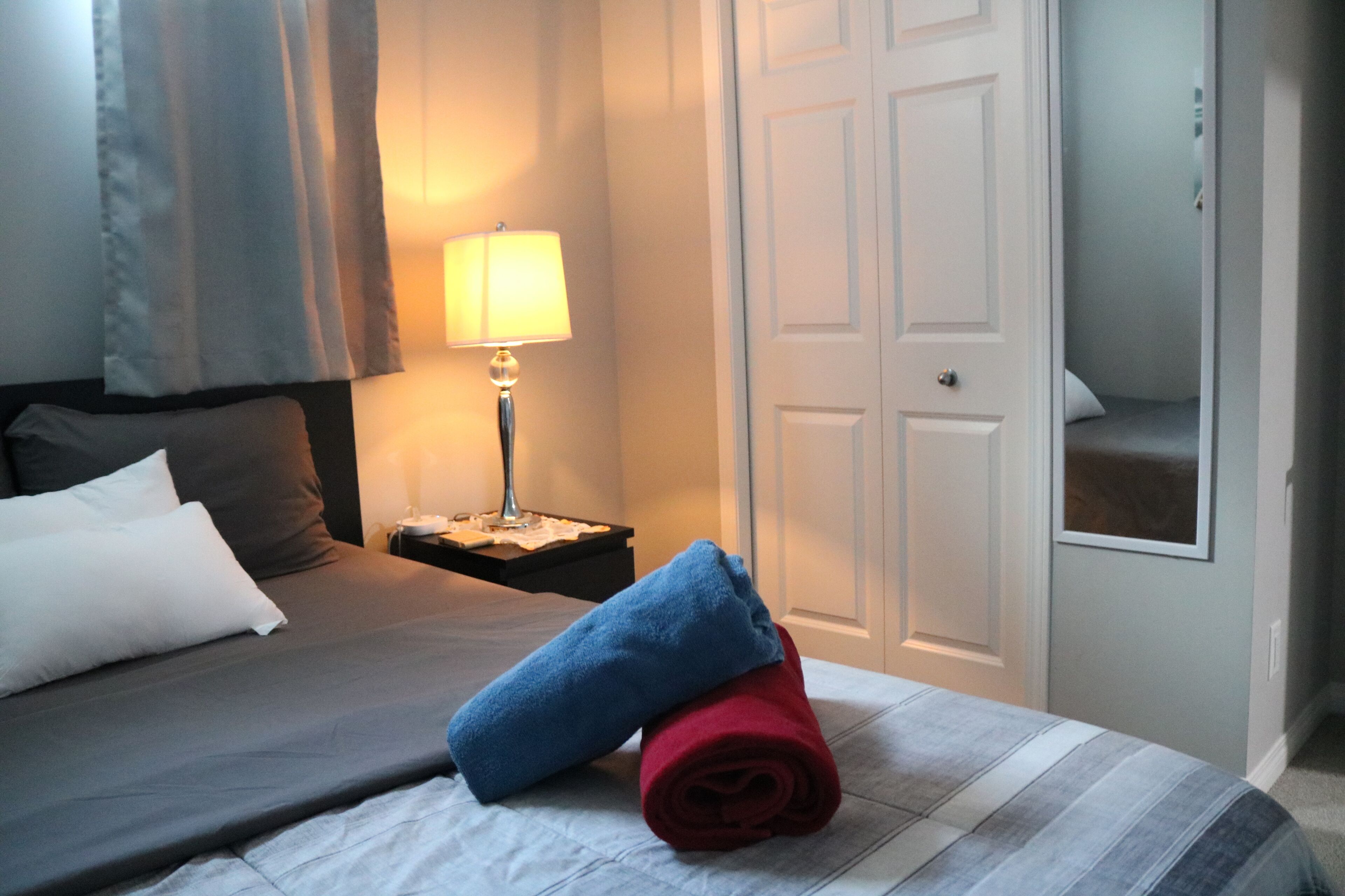 2 habitaciones, tabla de planchar con plancha y wifi gratis 