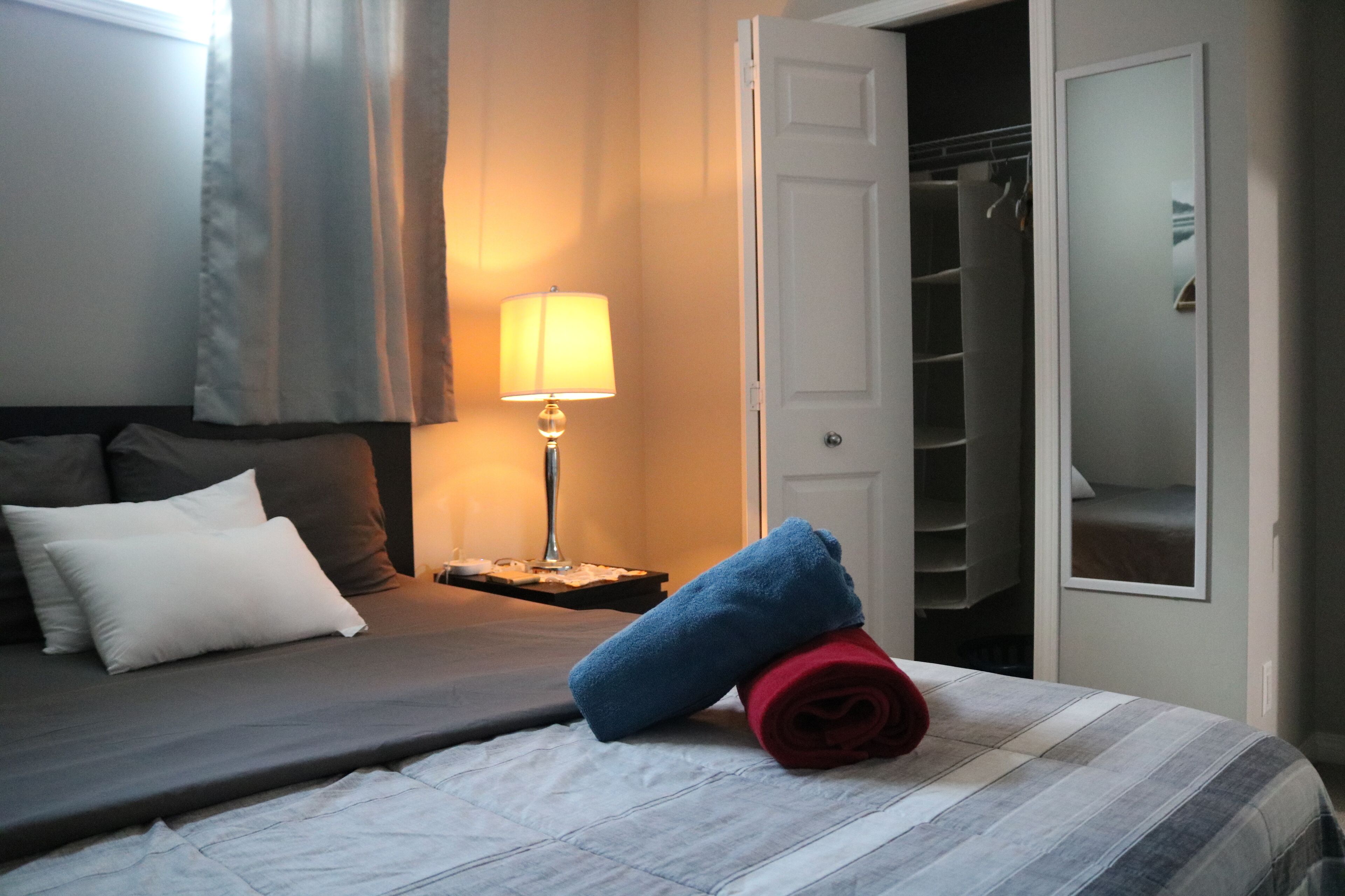 2 habitaciones, tabla de planchar con plancha y wifi gratis 