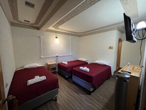 Family Triple Room | Premium bedding, down duvets, individually furnished, iron/ironing board - Hotel Posada don Miguel (Panajachel)