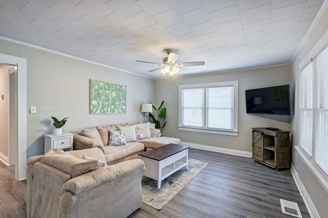 Concord 3BR/2 Bath with King and outside fire Pit