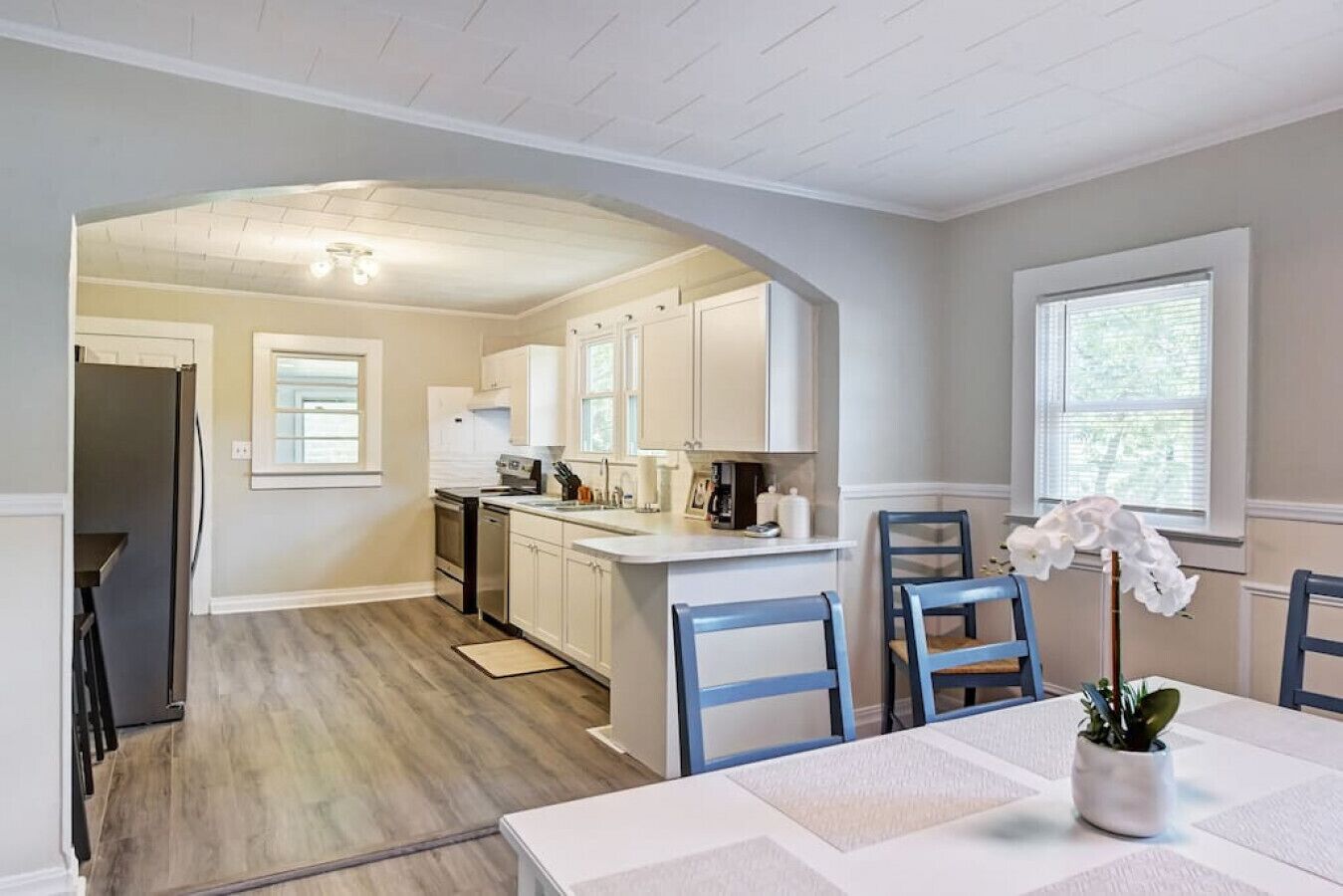 Concord 3BR/2 Bath with King and outside fire Pit