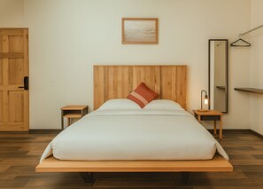 Habitació triple de luxe, diversos llits, aire condicionat, vistes a la ciutat | Roba de llit d'alta qualitat i cobrellits 