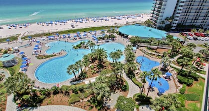 Quiet-Relaxing-Modern-Sleeps 8-Walk to the Beach!!