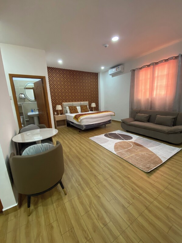 Cubrecamas, wifi gratis y ropa de cama