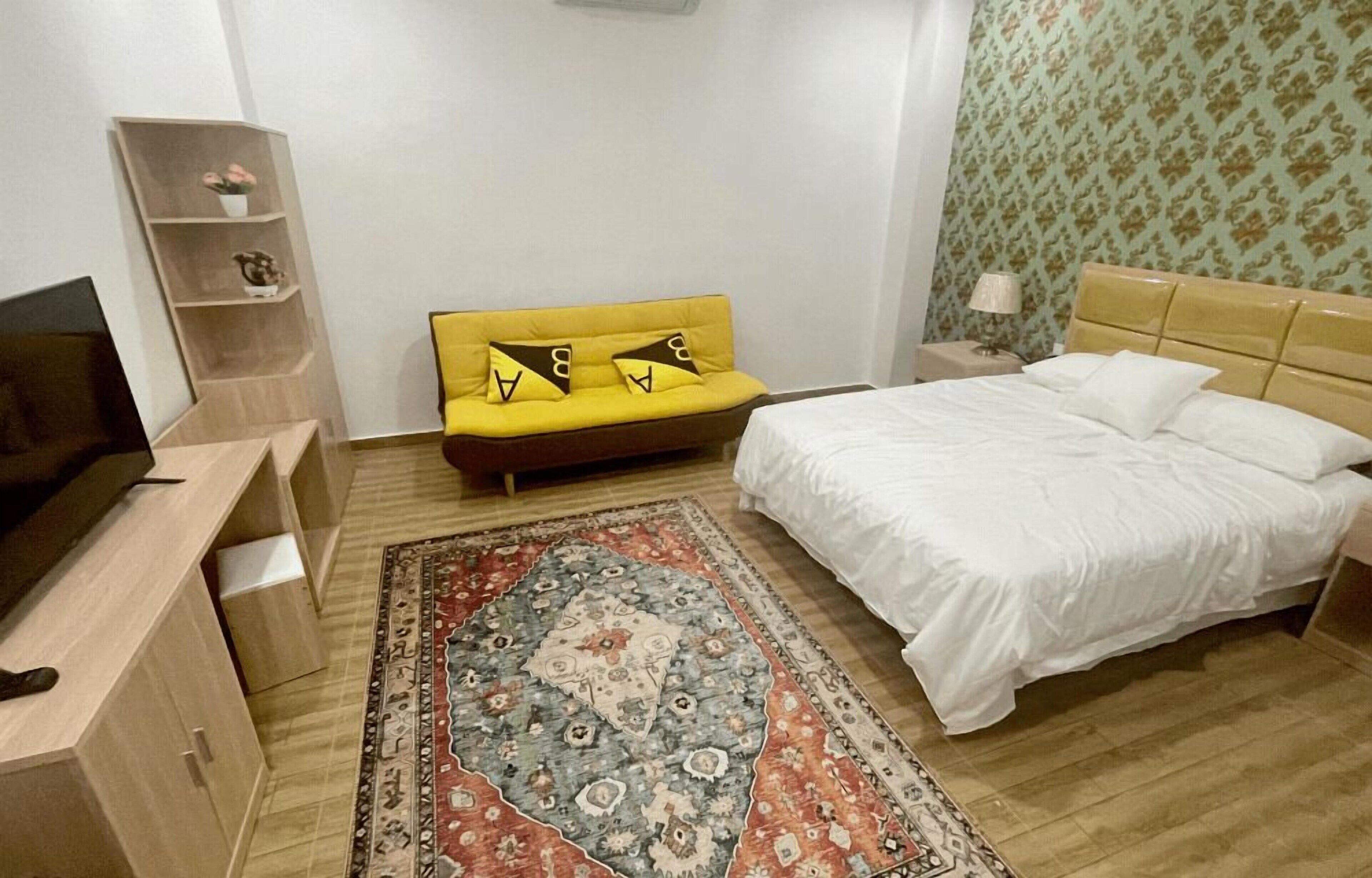 Down comforters, free WiFi, bed sheets